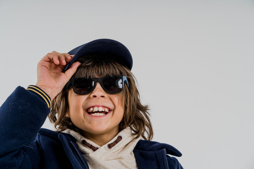 Kind met FatOncles BILLY zwarte kinderzonnebril