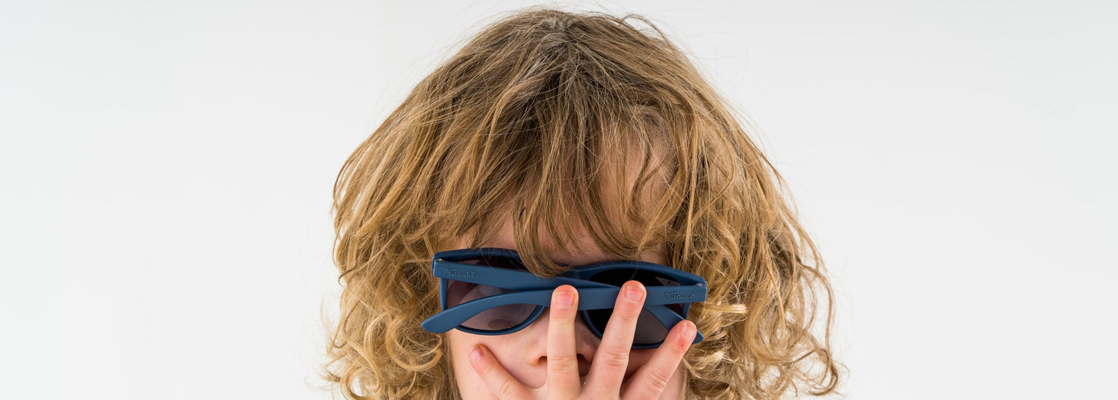 Kind met FatOncles zonnebril