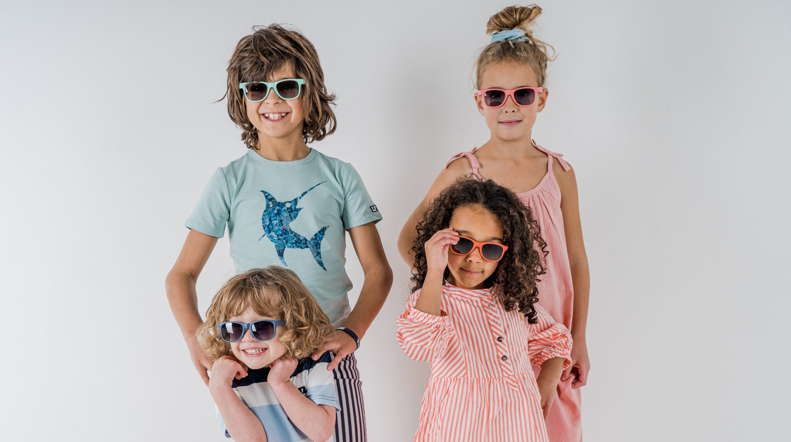 Kinderen met FatOncles zonnebrillen